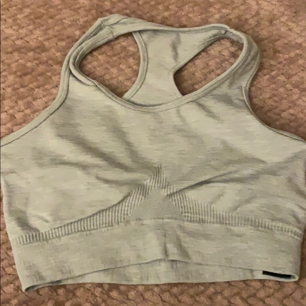 Alphalete sports bra